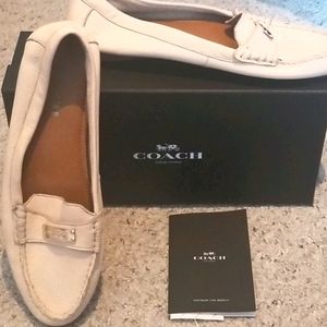 Coach Frederica Leathet Flats 10M